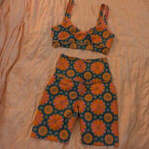 Beyond yoga flower tile bike shorts and endurance light power bra